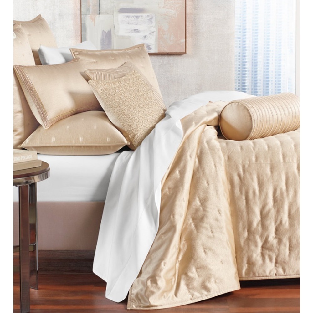 Hotel Collection
Glint Coverlet, Full/Queen & 2 Shams. Color: Gold